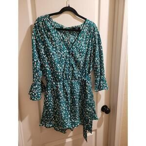 Lulus Green Patterned Short Romper With Pockets And Waist Tie Detail Size L